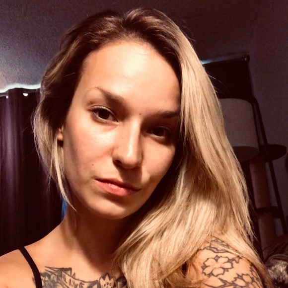 Meet your Posher, Kylee - Picture 1 of 1